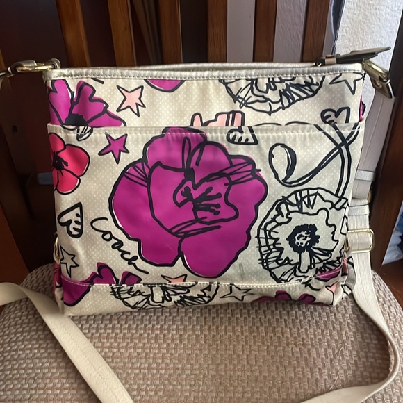 Coach 19229 Poppy Floral crossbody - Picture 2 of 9